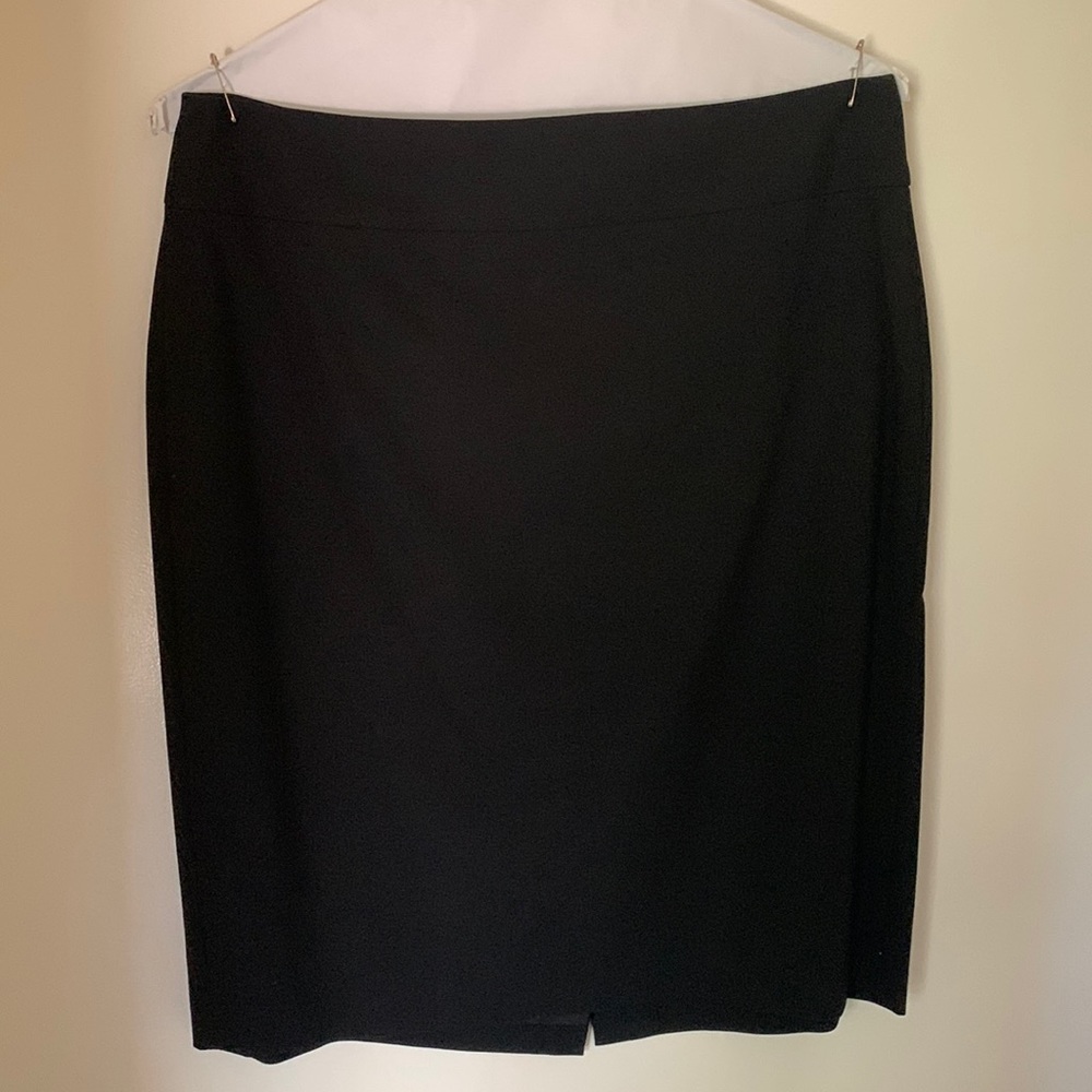 Banana Republic Black Skirt - Size 6P, perfect condition!